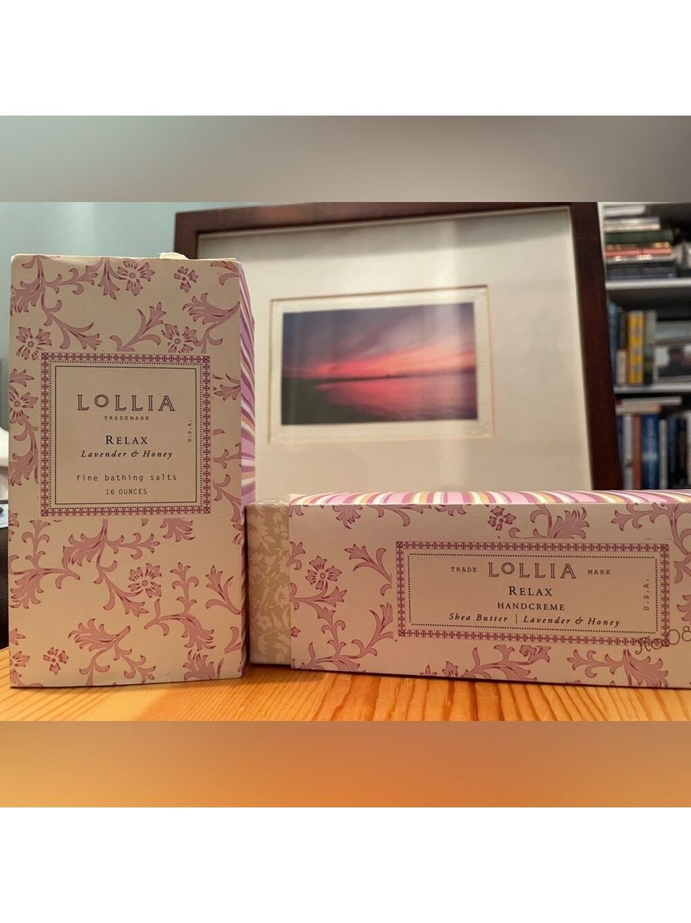 Lollia Relax Lavender & Honey Bath Set - Hand Cream & Bath Salts